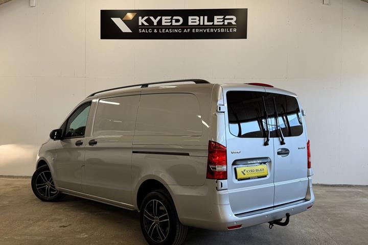 Sølv Mercedes Vito 116 fra 2019