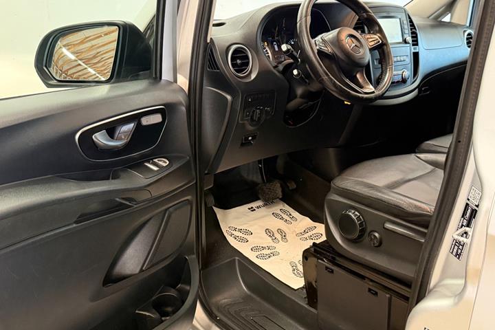Sølv Mercedes Vito 116 fra 2019