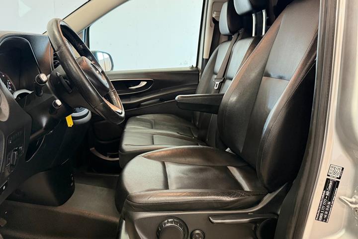 Sølv Mercedes Vito 116 fra 2019
