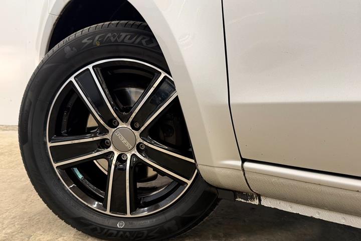 Sølv Mercedes Vito 116 fra 2019