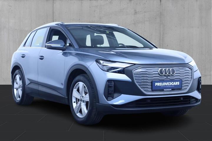 Grå Audi Q4 e-tron fra 2024