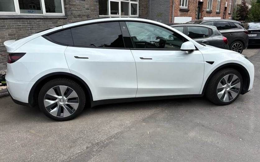 Tesla Model Y Long Range AWD
