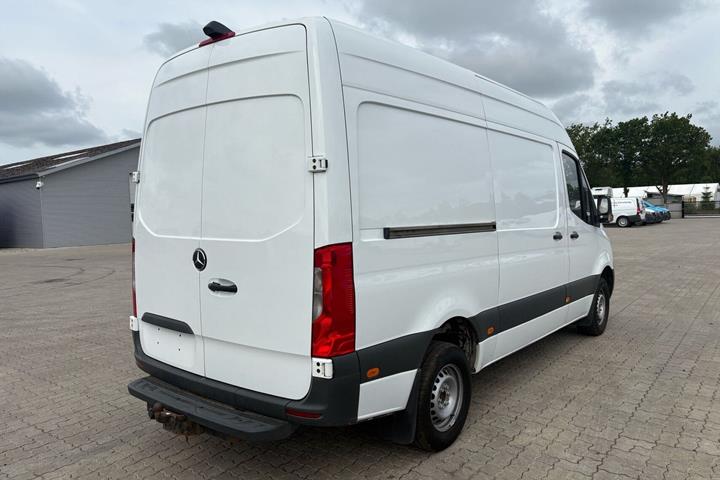 Hvid Mercedes Sprinter 316 fra 2020