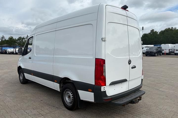 Hvid Mercedes Sprinter 316 fra 2020