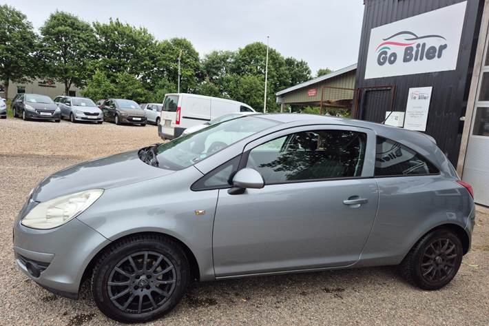 Grøn Opel Corsa fra 2011