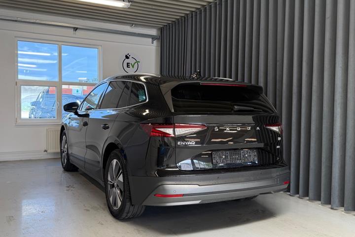 Sort Skoda Enyaq fra 2021