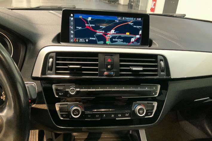 Sort BMW 120i fra 2018