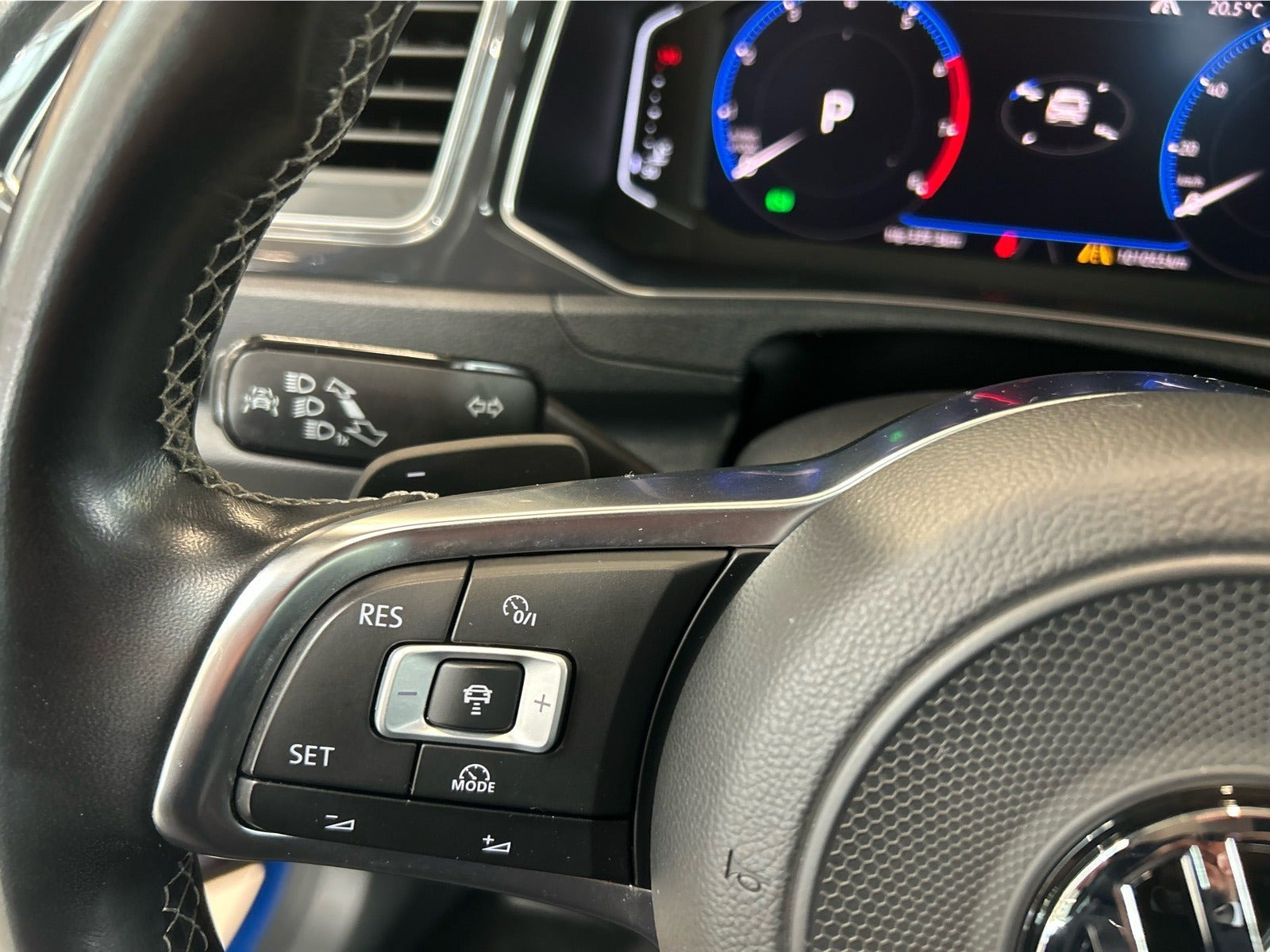 Blå VW T-Roc fra 2018