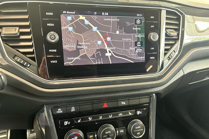 Blå VW T-Roc fra 2018