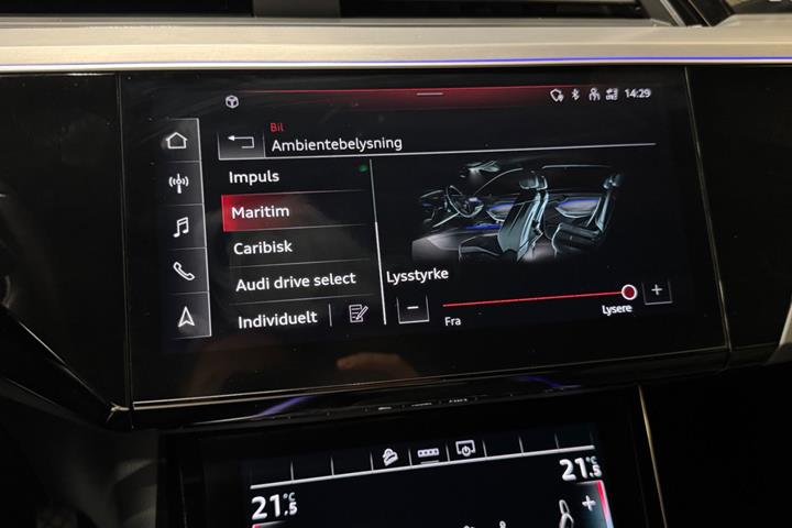Grå Audi e-tron fra 2022