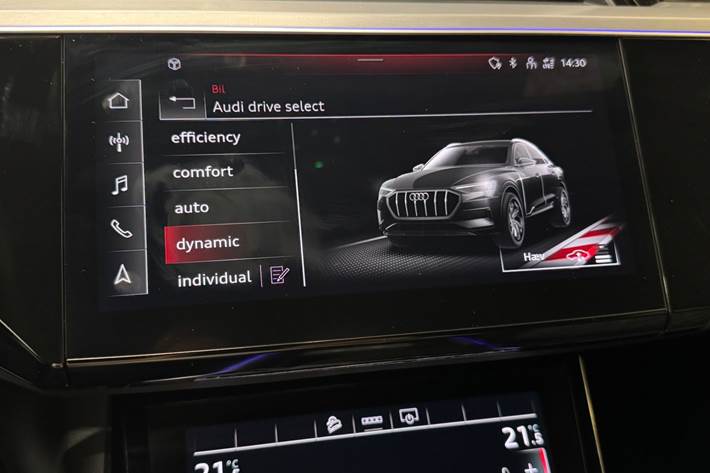 Grå Audi e-tron fra 2022
