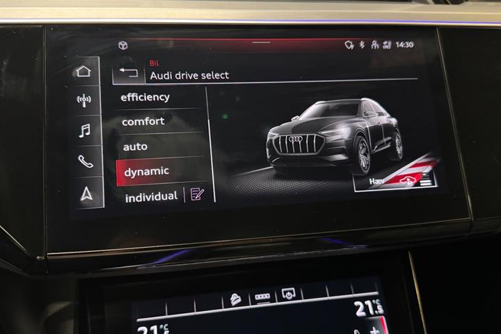Grå Audi e-tron fra 2022