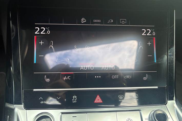Hvid Audi e-tron fra 2021