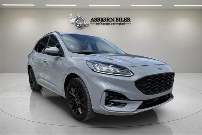 Grå Ford Kuga fra 2023