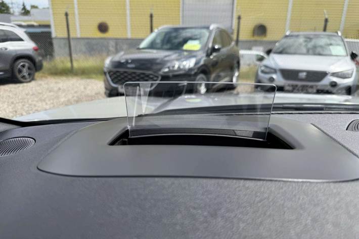 Grå Ford Kuga fra 2023