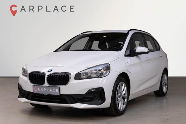 Hvid BMW 225xe fra 2019