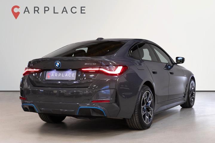 Grå BMW i4 fra 2023