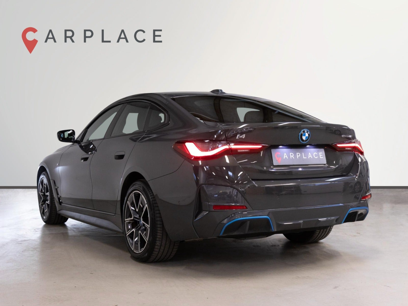 Grå BMW i4 fra 2023