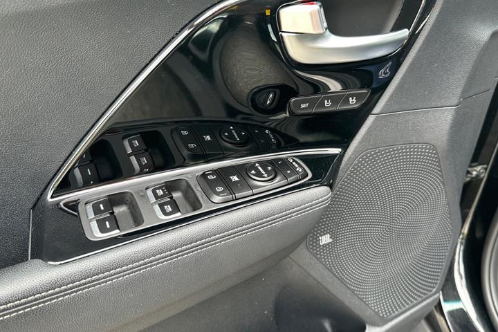 Sort Kia Niro fra 2020