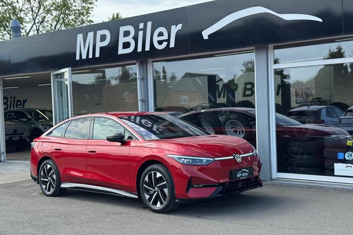 Grå VW ID.7 fra 2026 set udefra