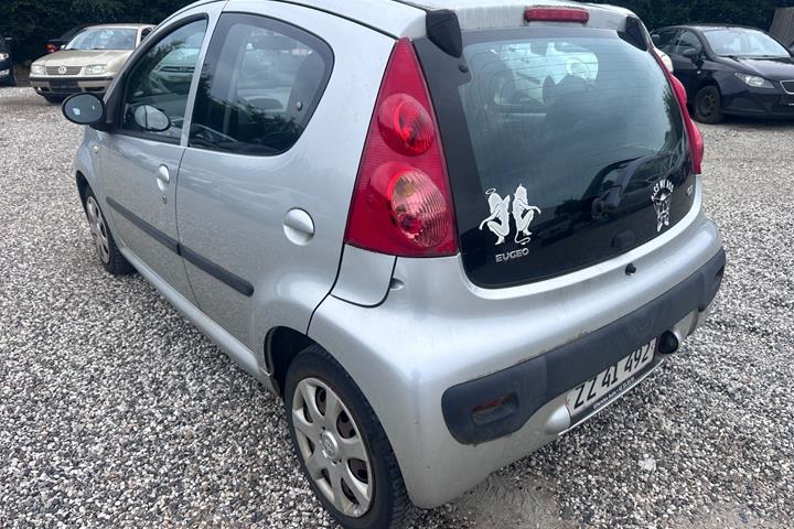 undefined Peugeot 107 fra 2010