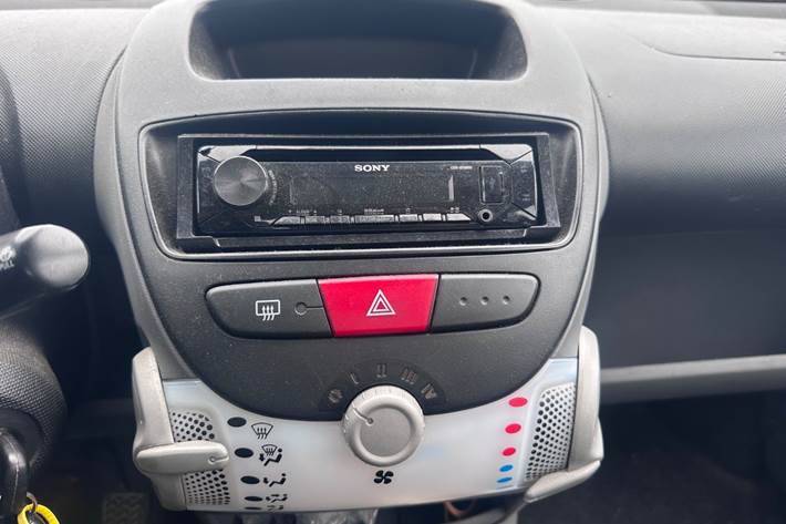 undefined Peugeot 107 fra 2010