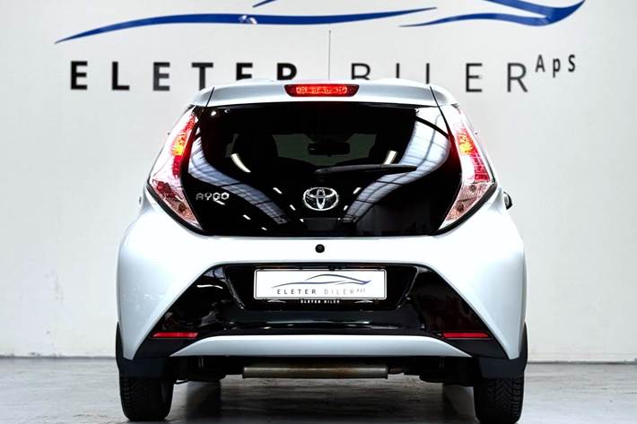 Sølv Toyota Aygo fra 2018