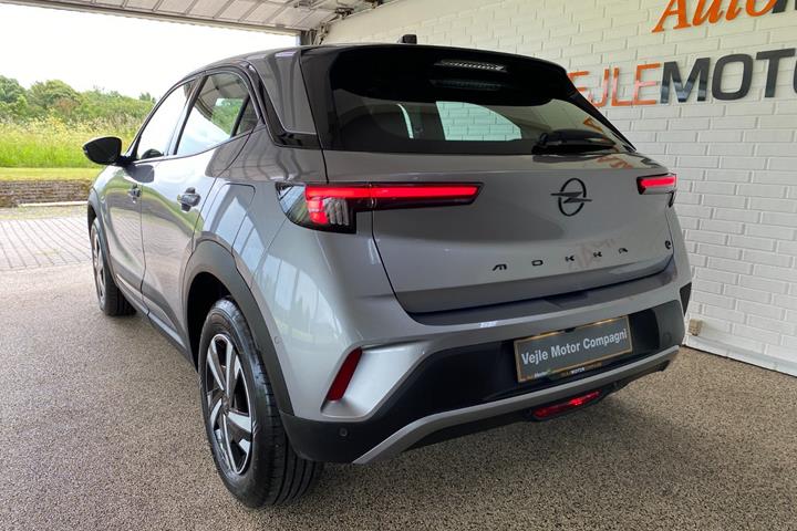 Sølv Opel Mokka-e fra 2025