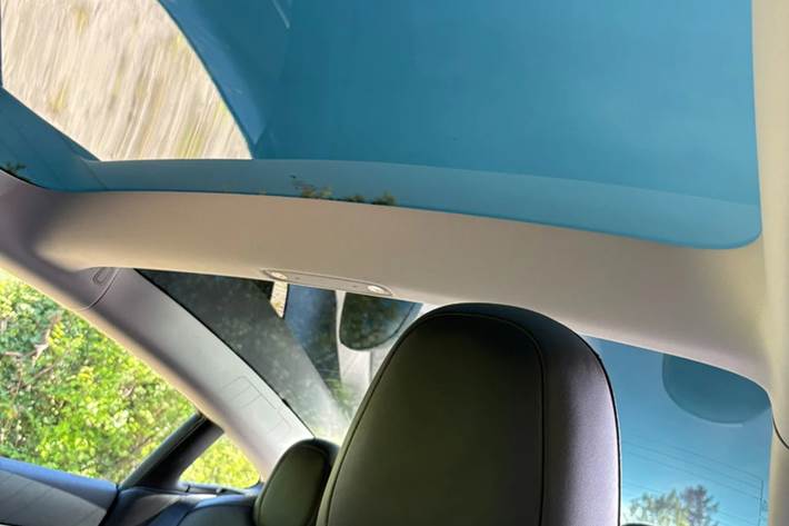 Sort Tesla Model 3 fra 2023