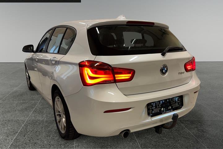Hvid BMW 118d fra 2018