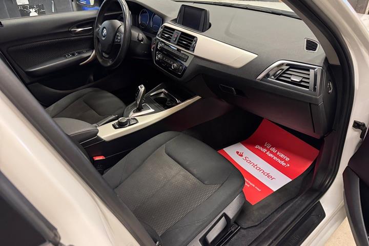 Hvid BMW 118d fra 2018