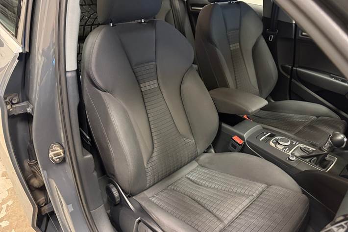 Grå Audi A3 fra 2017
