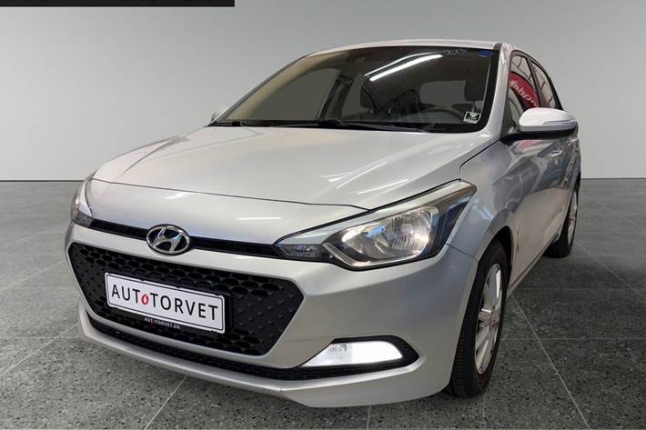 Sølv Hyundai i20 fra 2016
