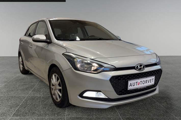 Sølv Hyundai i20 fra 2016