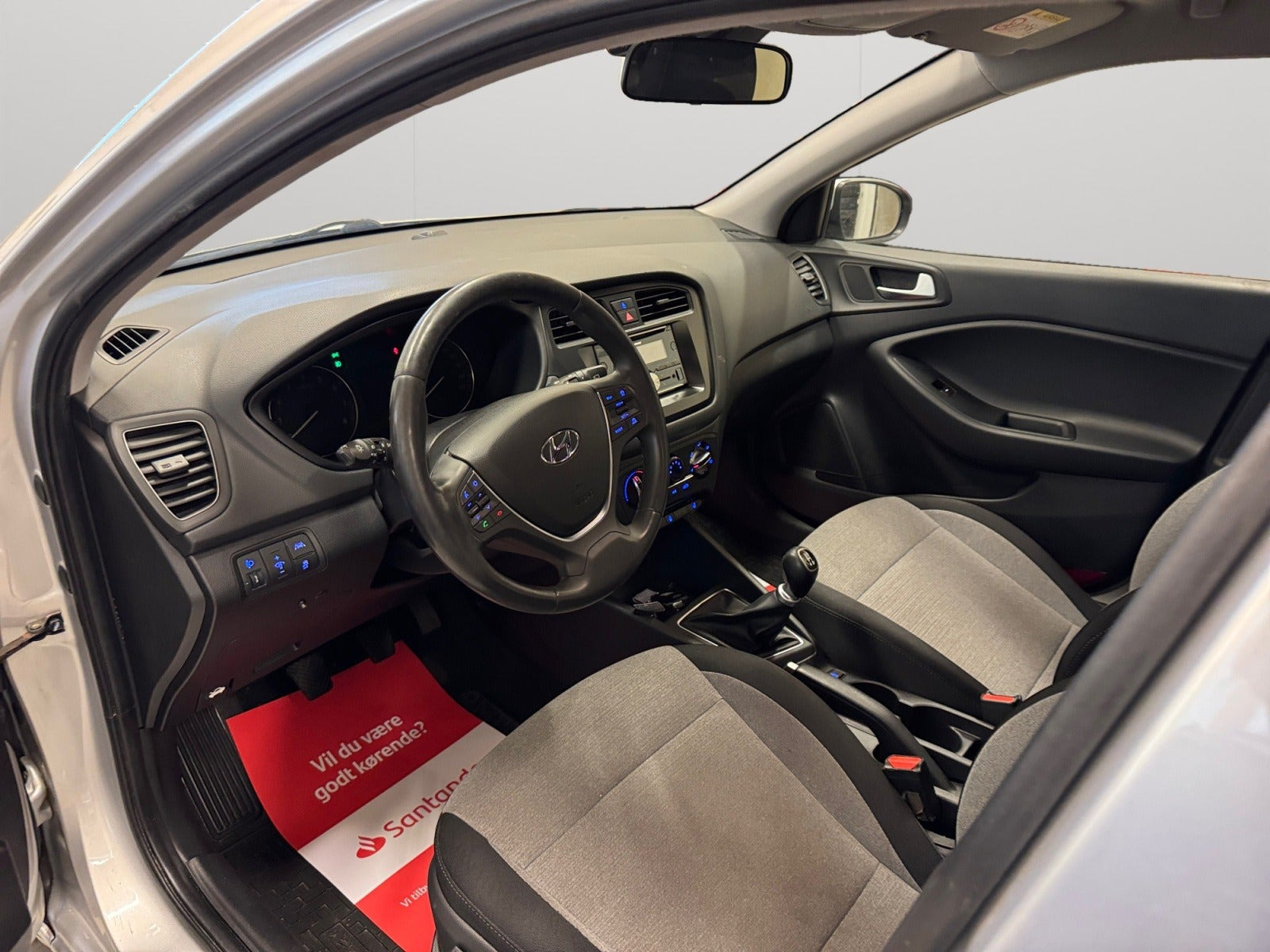 Sølv Hyundai i20 fra 2016