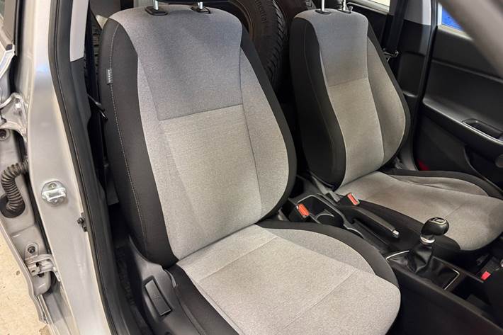 Sølv Hyundai i20 fra 2016