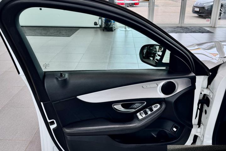Sort Mercedes C220 d fra 2018