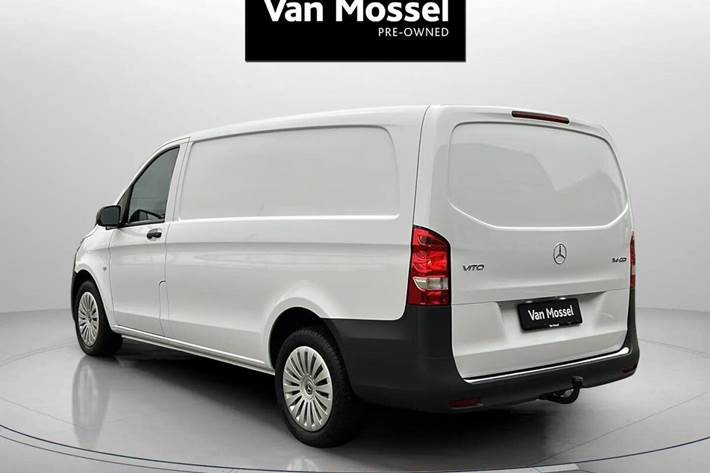 Hvid Mercedes Vito 114 fra 2024