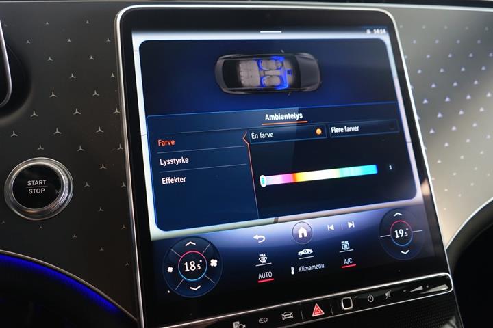 Sort Mercedes EQE350+ fra 2023