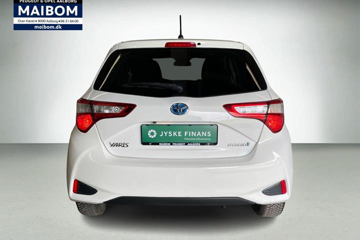 Hvid Toyota Yaris fra 2017