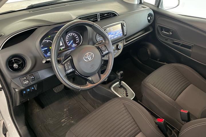 Hvid Toyota Yaris fra 2017