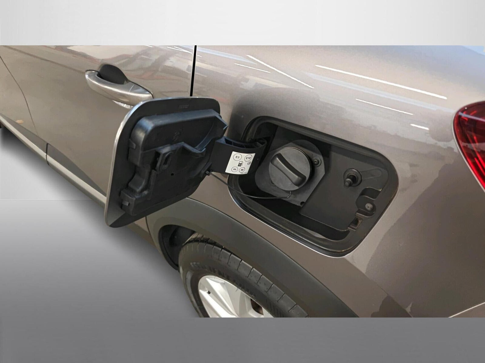 Grå Renault Captur fra 2020