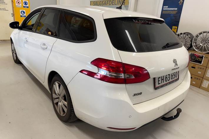 Hvid Peugeot 308 fra 2017