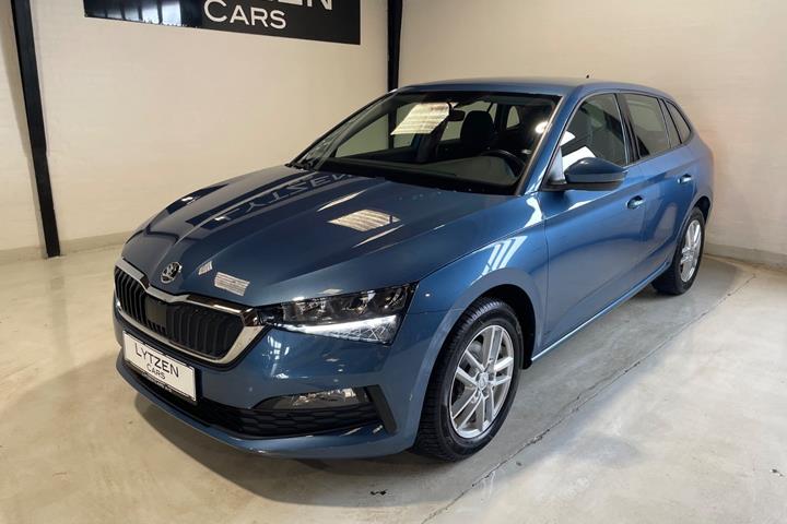 Blå Skoda Scala fra 2022