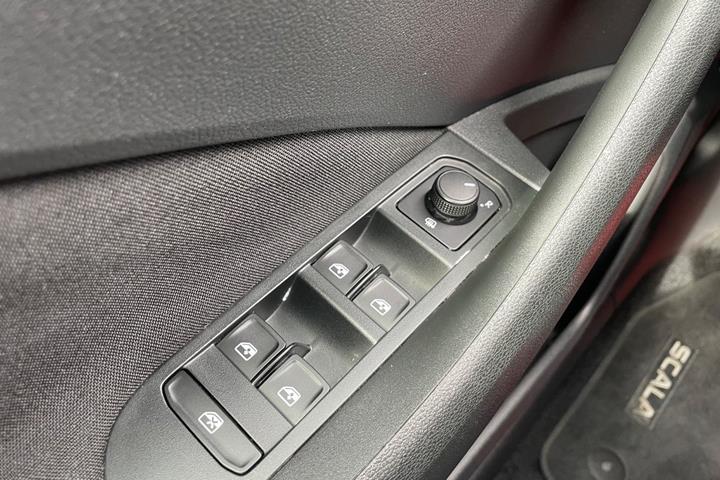 Blå Skoda Scala fra 2022
