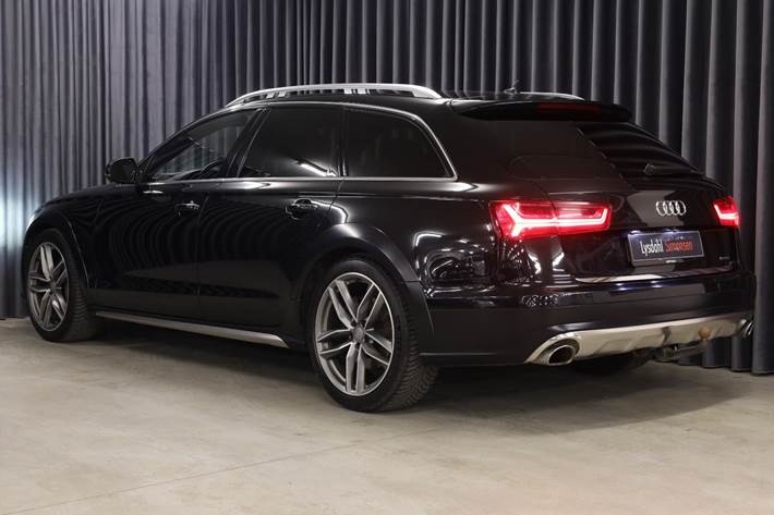 Sort Audi A6 Allroad fra 2015