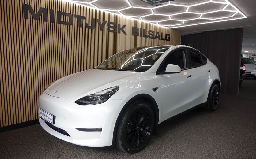 Tesla Model Y Long Range AWD