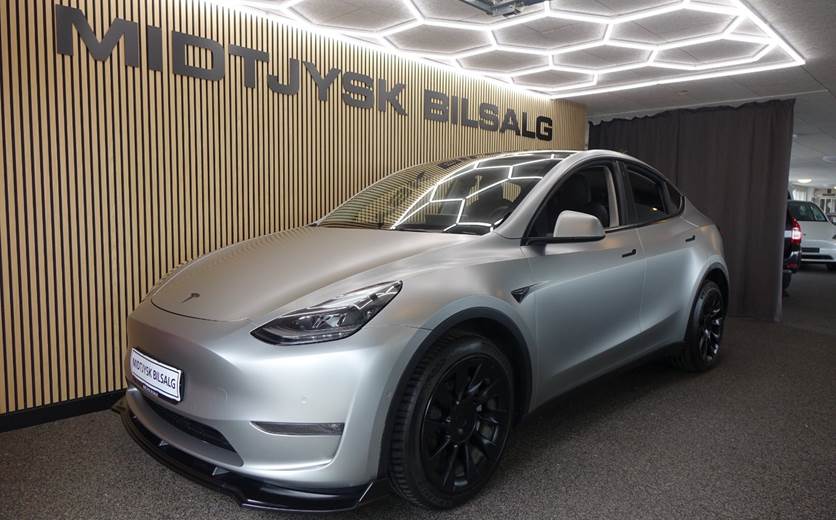 Tesla Model Y Long Range AWD
