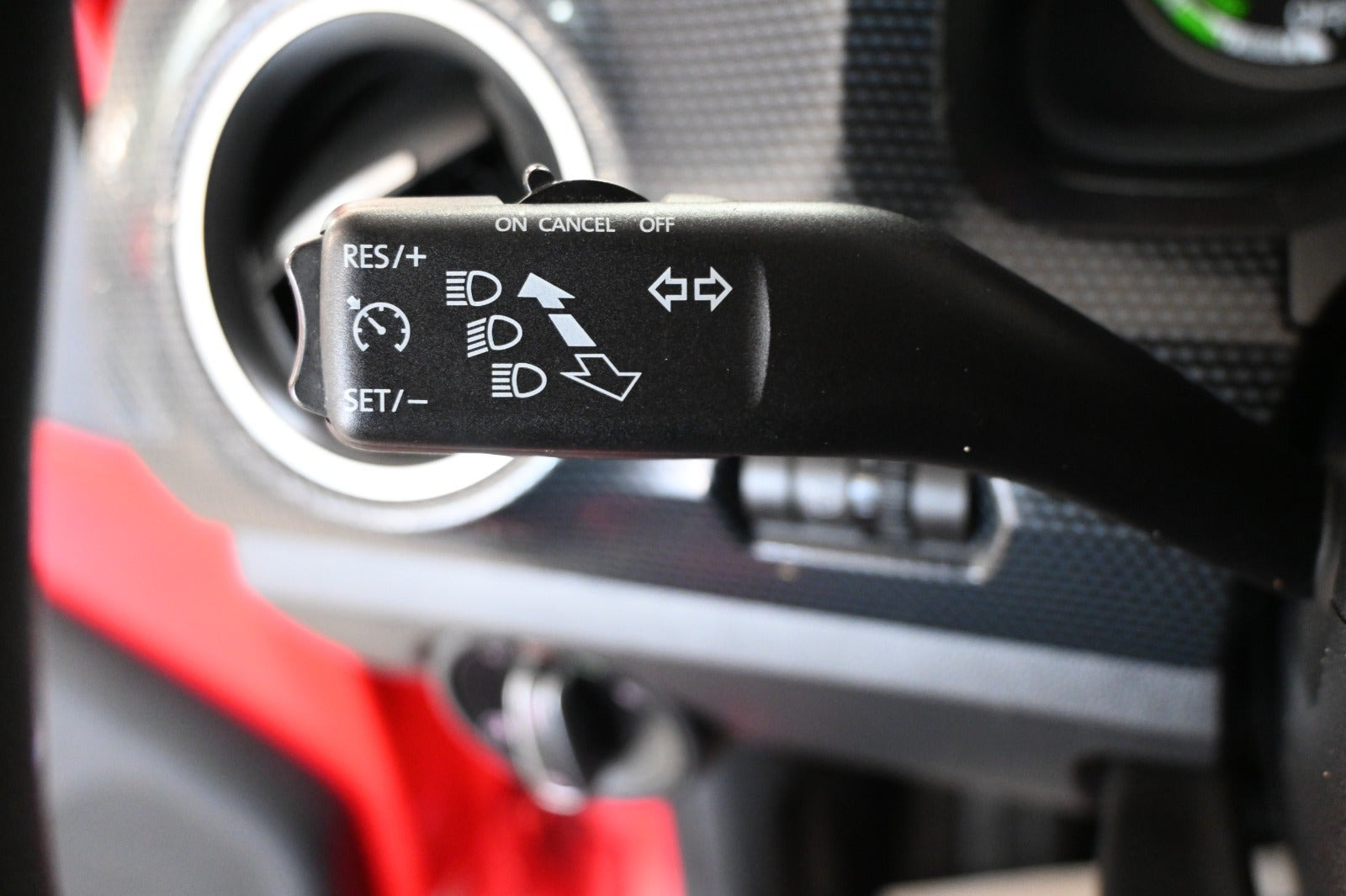 Rød VW E-UP! fra 2021