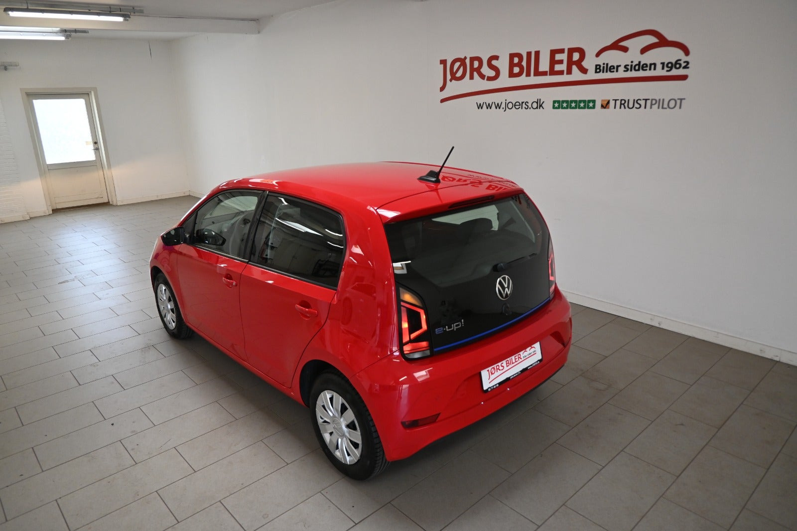 Rød VW E-UP! fra 2021
